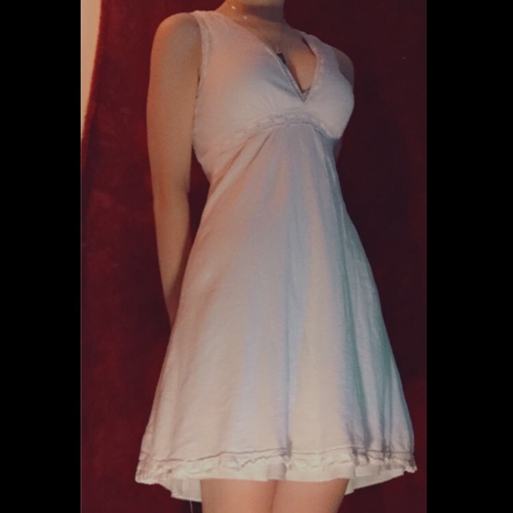 White v neck dress